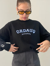 Cargar imagen en el visor de la galería, Champion University Sweatshirt
