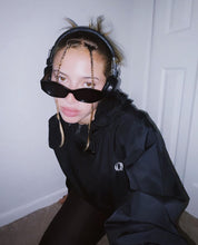 이미지를 갤러리 뷰어에 로드 , Champion x Ordauq Windbreaker

